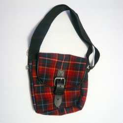 KABELKA SPORTOVNÍ TARTAN Innes Red Modern